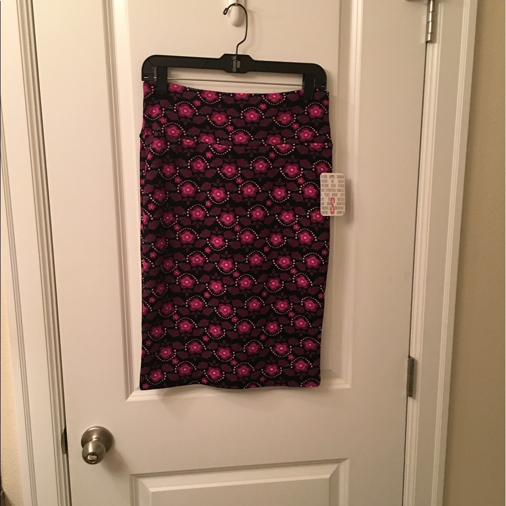 NWT! LuLaRoe Floral Cassie Size S