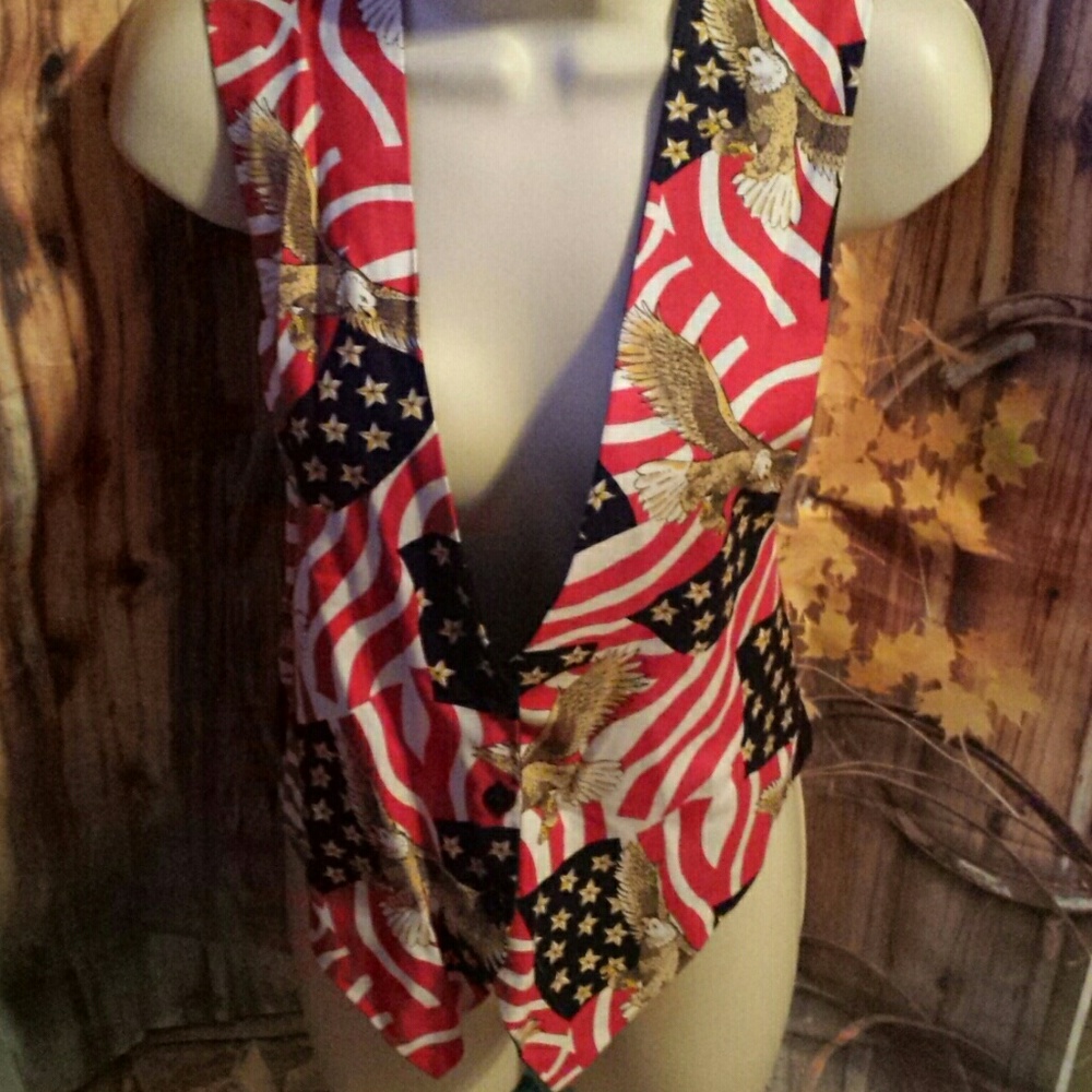 patriotic Dressy vest. Size medium.