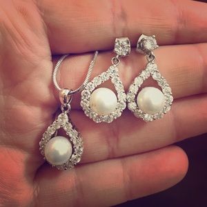 BLING pearl earring and necklace set
