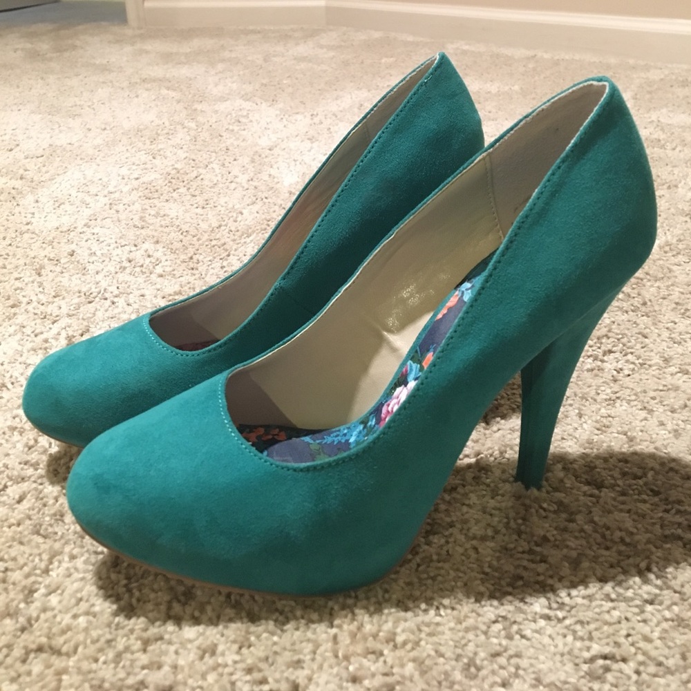Green/Blue High Heel Pumps