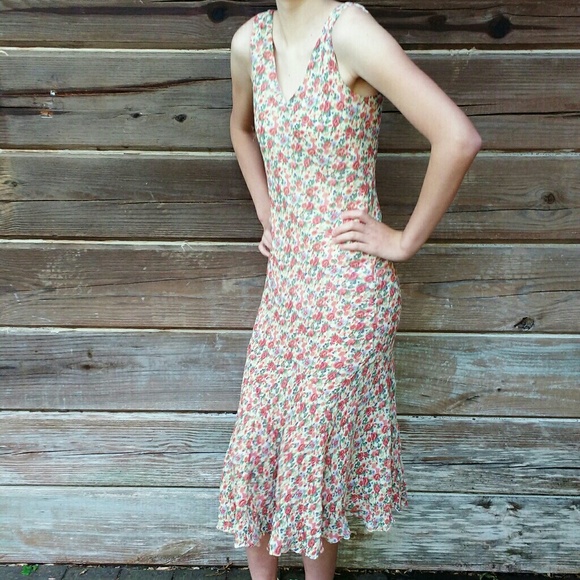 Ralph Lauren Dresses - Ralph Lauren Sleeveless Flowered Dress 100% Silk Ralph Lauren Dresses - Ralph Lauren Sleeveless Flowered Dress 100% Silk