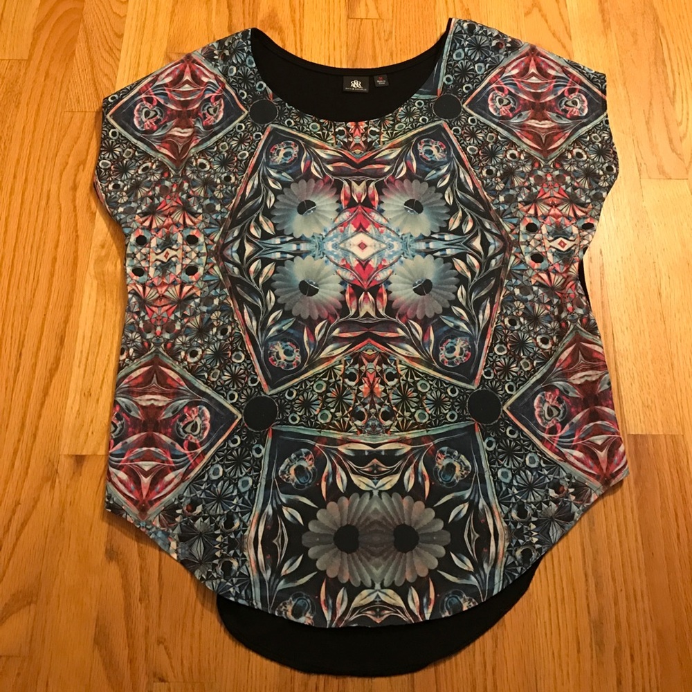 Geometric patterned tee - Picture 2 of 3
