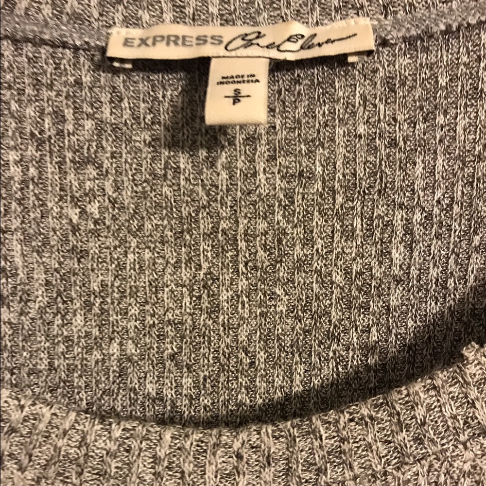 Express gray shirt - Picture 3 of 4