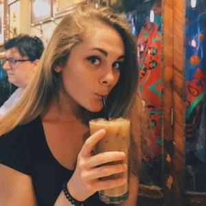 Meet your Posher, Makenzie