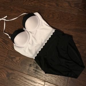 Cupshe One Piece Bathing Suit (L)