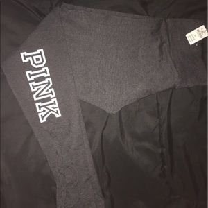 🎀🎀 Victoria secret leggings 🎀🎀 💲is Negotiable
