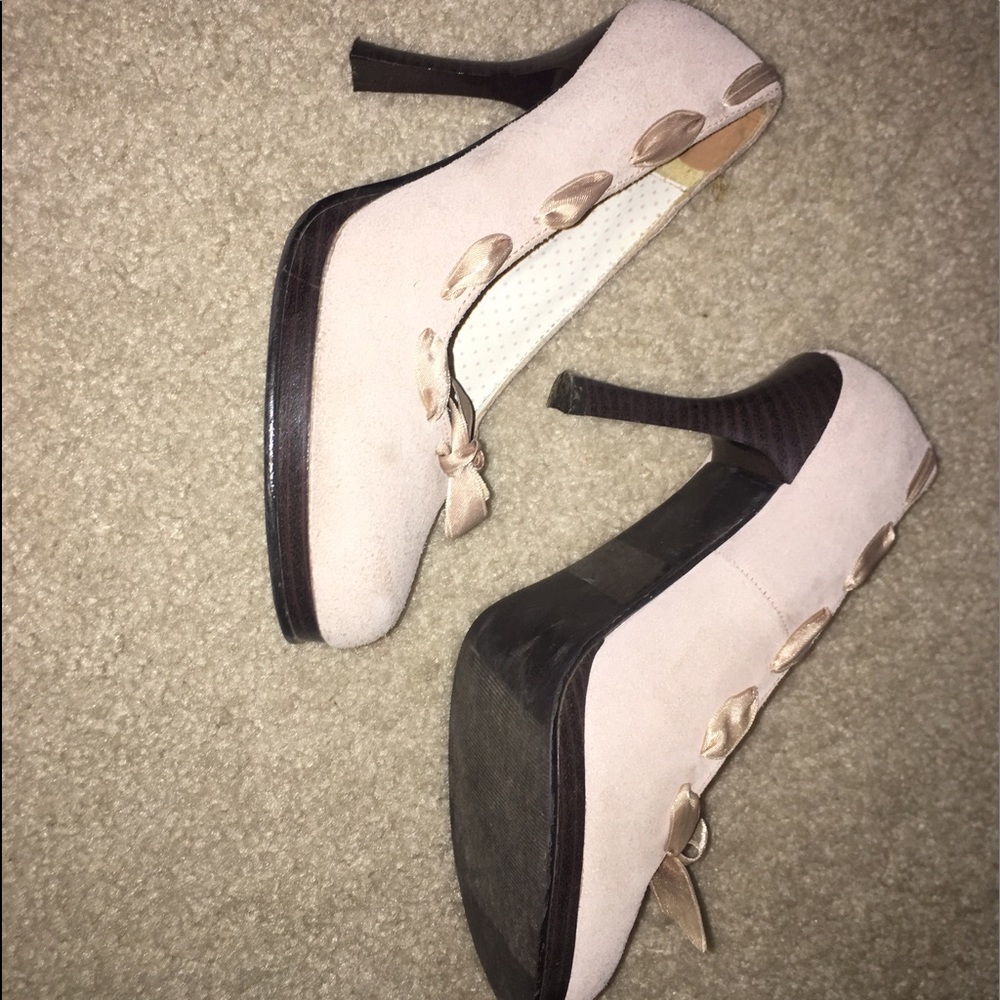 Suede Pumps - Picture 4 of 7