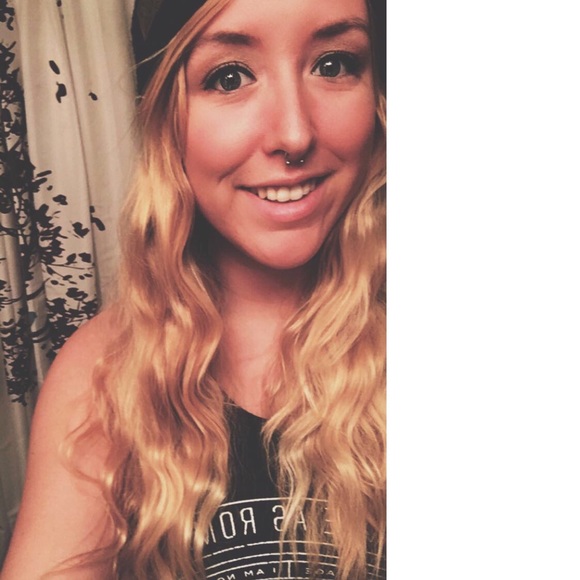 Meet your Posher, Sierra - Picture 8 of 11