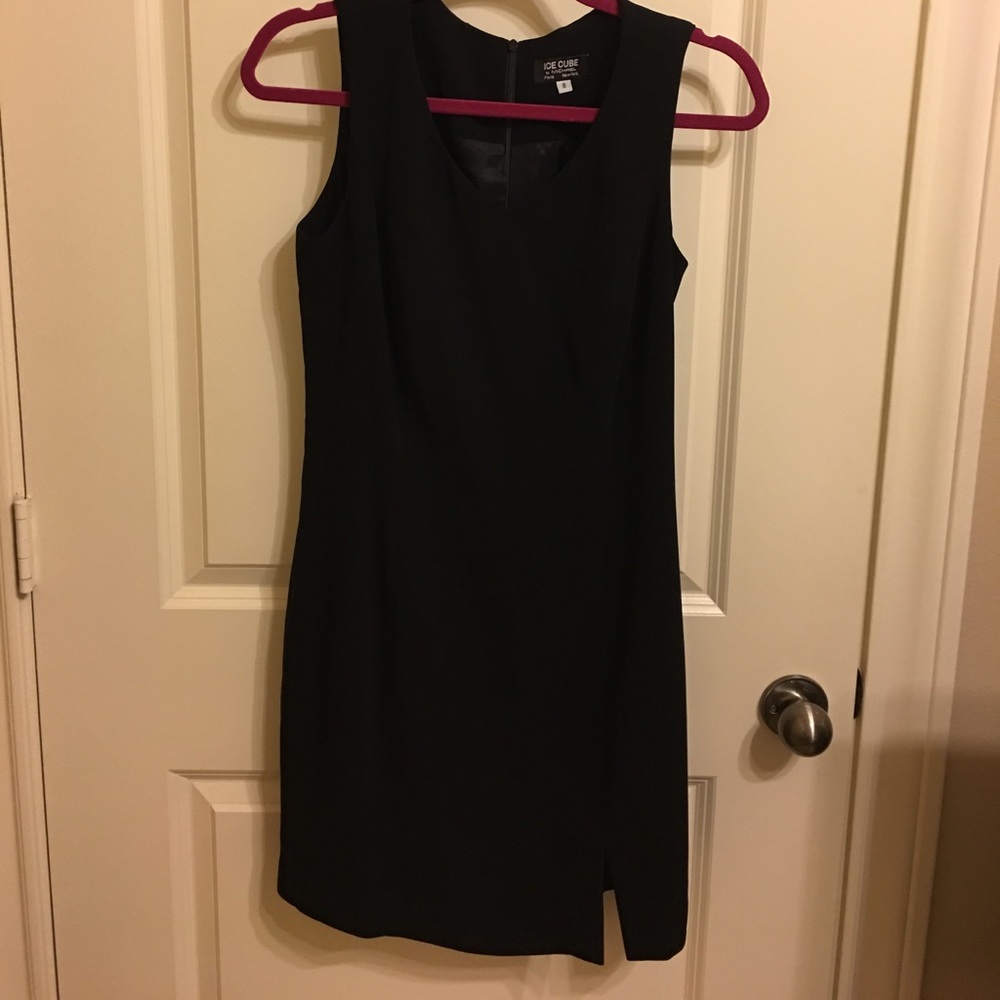 Casual black dress w/small left knee split