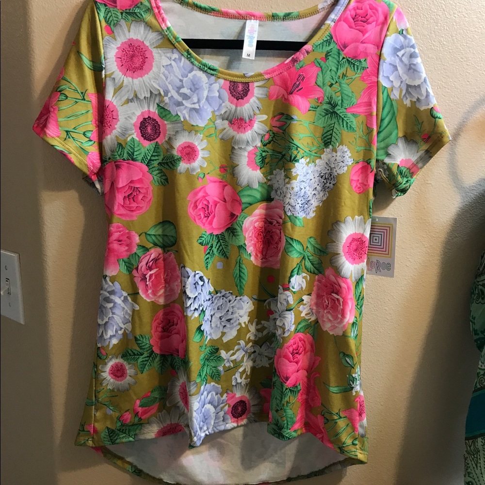 Lularoe Classic Tee M BNWT