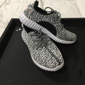 "Wanna be" yeezy's