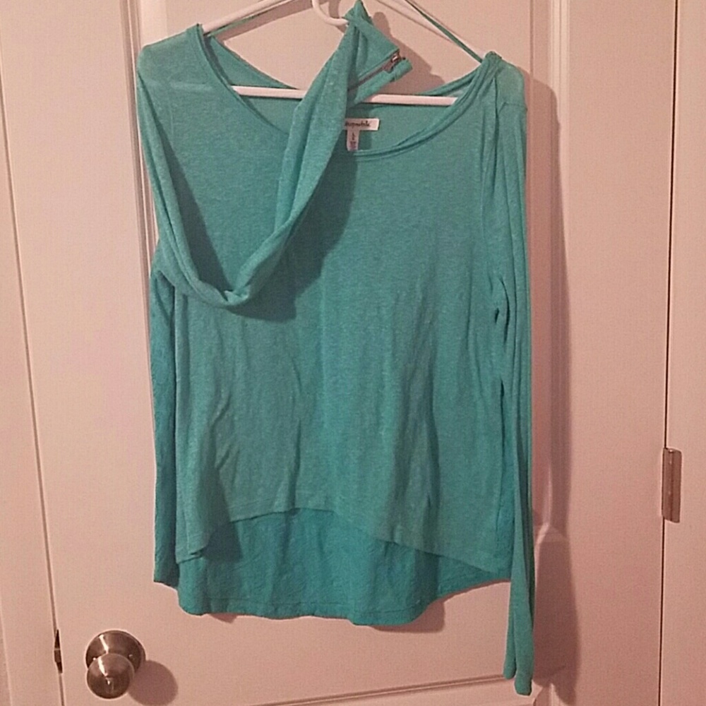 Teal top with paisley print on back