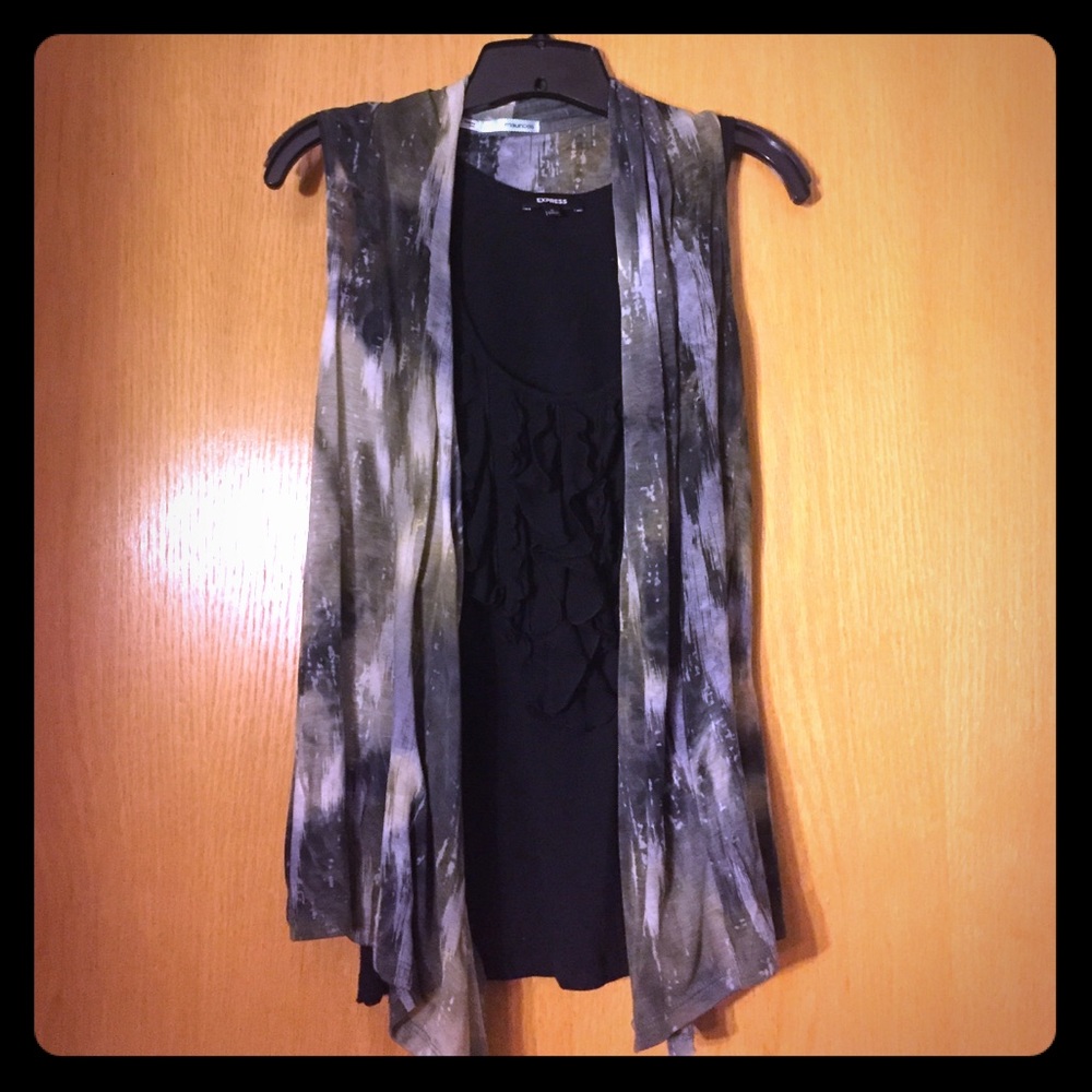 SALE🎉 EUC Maurices Sleeveless Long Vest Top (M)