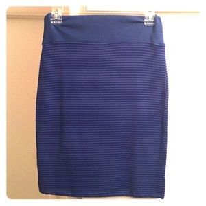 Brand new w tag.. cute SUNDRY skirt, size 1