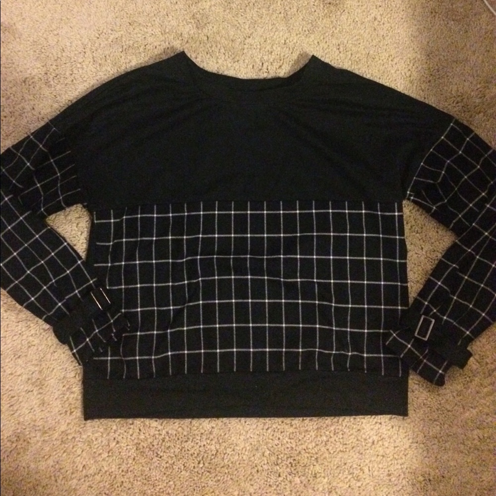 Navy sweater FINAL SALE BEFORE DONATION