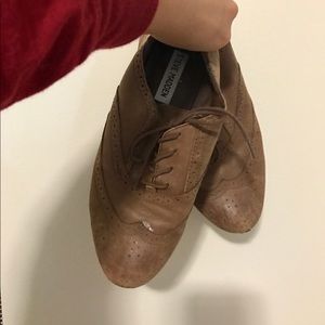STEVE MADDEN OXFORDS.