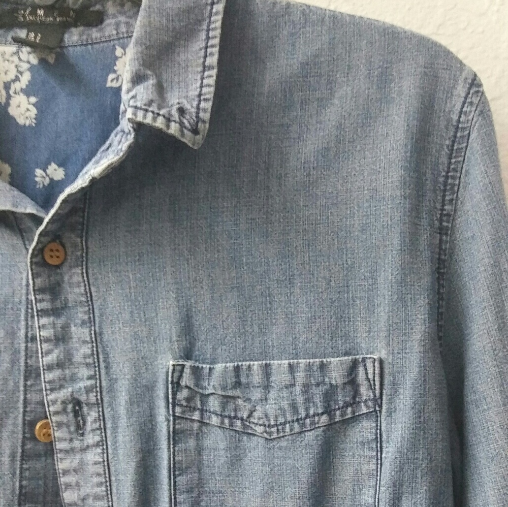 Men21 Button Down - Picture 2 of 2