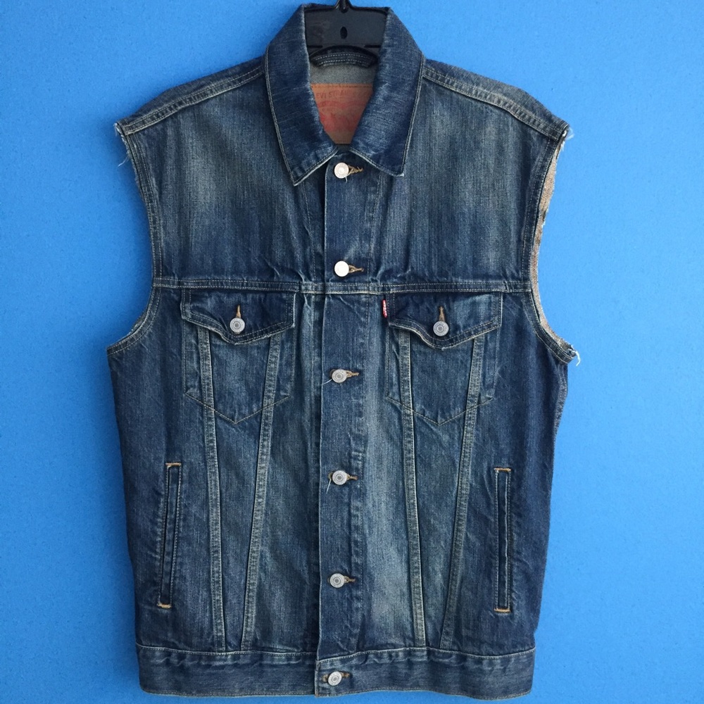 Levi's Cutoff Denim Vest (Size Medium) *NEVER WORN