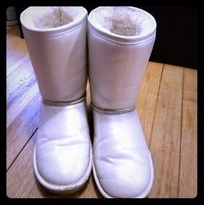 Bearpaw White Emma Boots