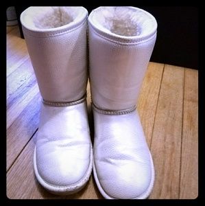 Bearpaw White Emma Boots