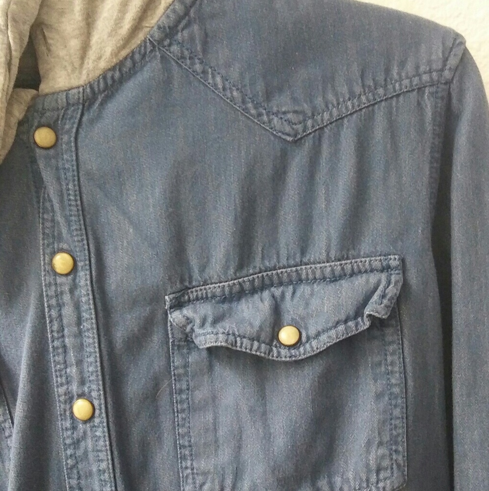 CottonOn Button Down - Picture 2 of 2
