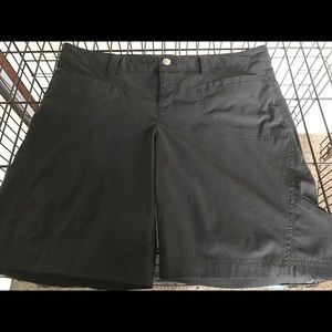 Very nice Athleta black shorts excellent condition