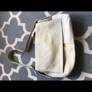 Gap messenger bag