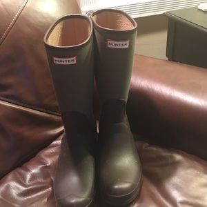 Women's size 9 Hunter rain boots