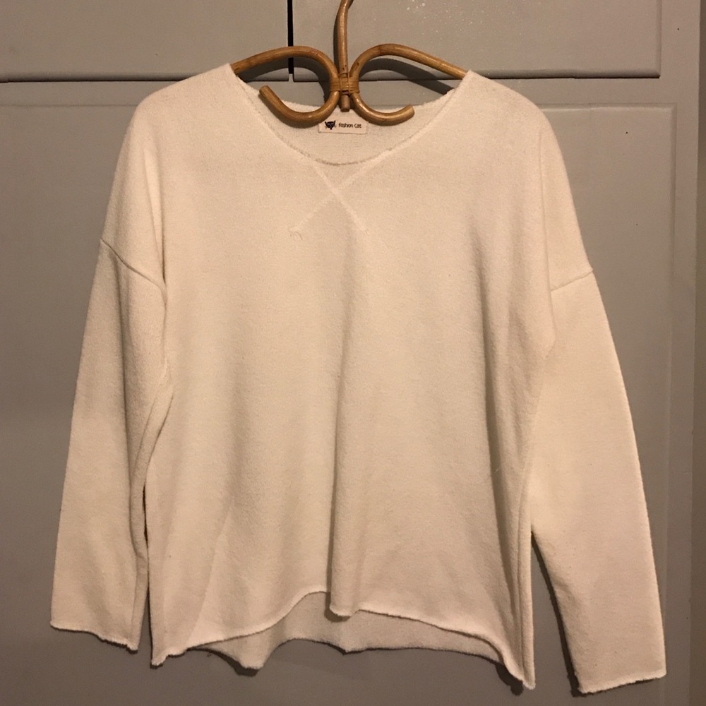 White V Neck Loose Casual T-Shirt/Light Sweater