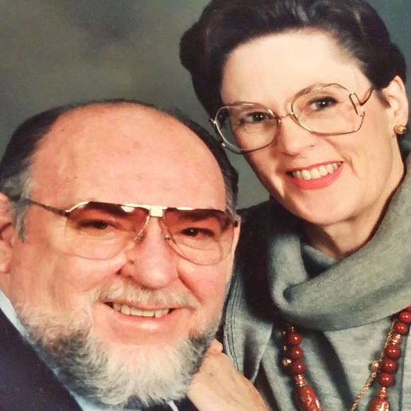 Meet your Posher, Mandi - Picture 1 of 1