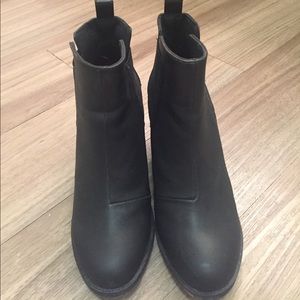 Black Ankled boots