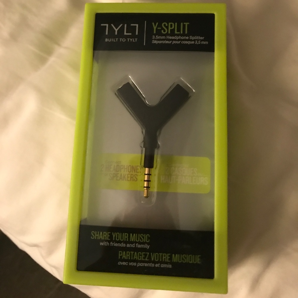 TYLT headphone splitter