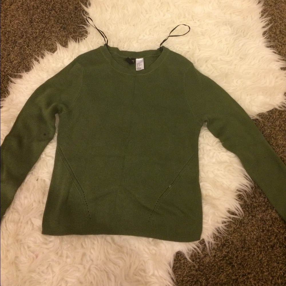 Divided sweater long sleeves