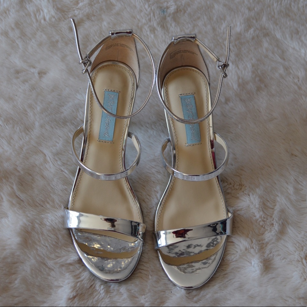 Betsey Johnson Silver Patent Heels Size: 8