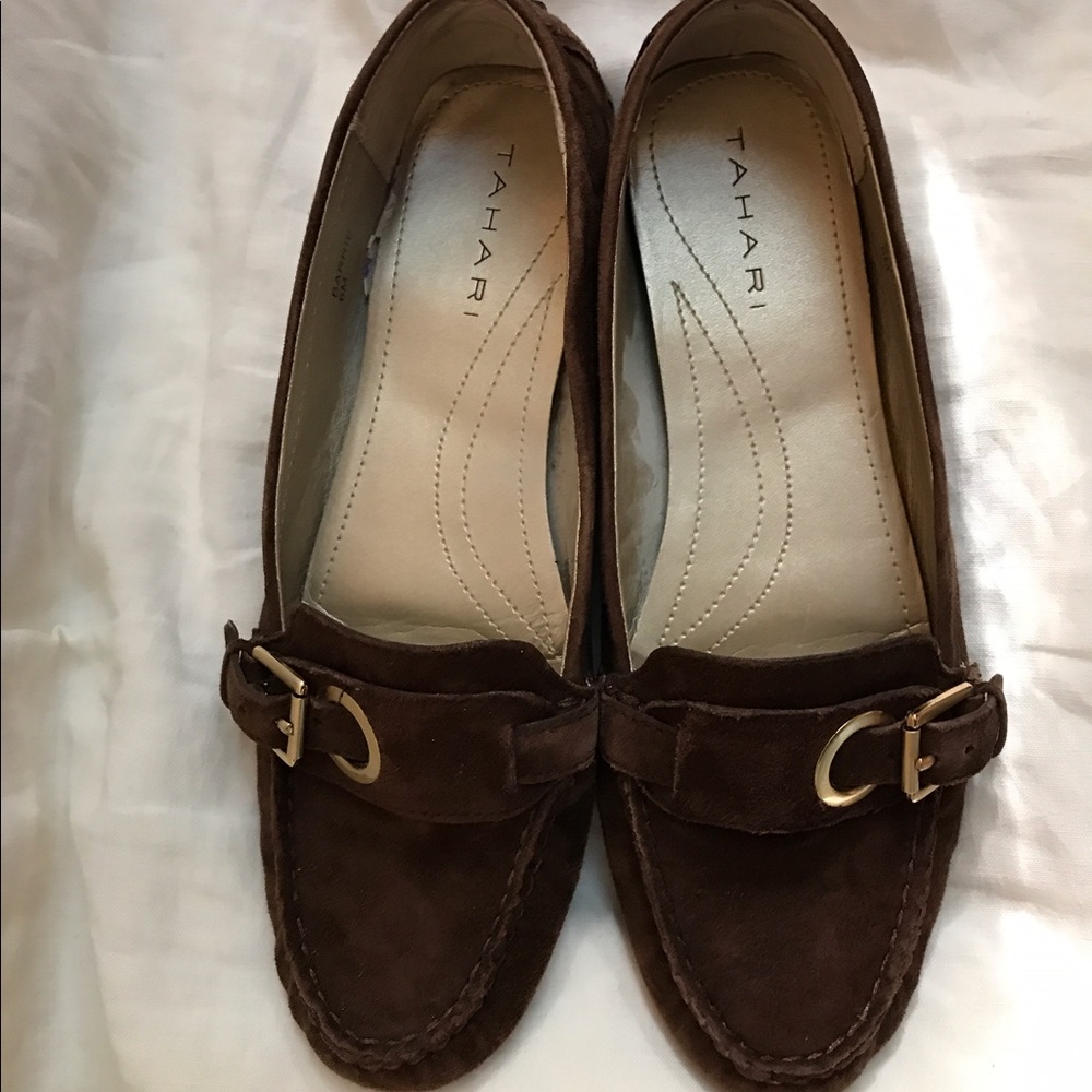 New in box Tahari brown suede loafers.