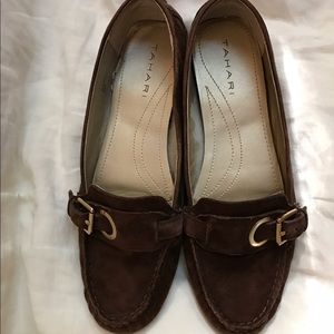 New in box Tahari brown suede loafers.