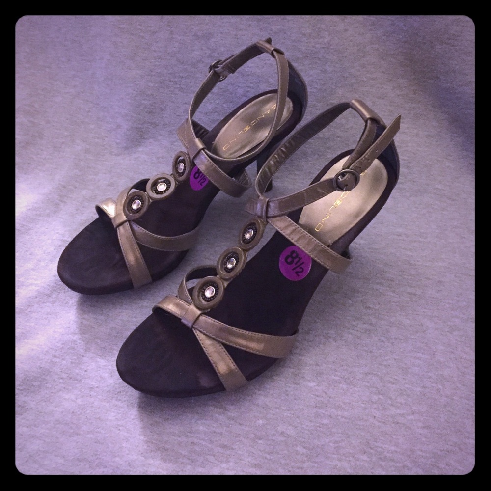 Bandolino sandal size 8.5