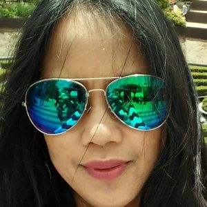 Meet your Posher, Marie