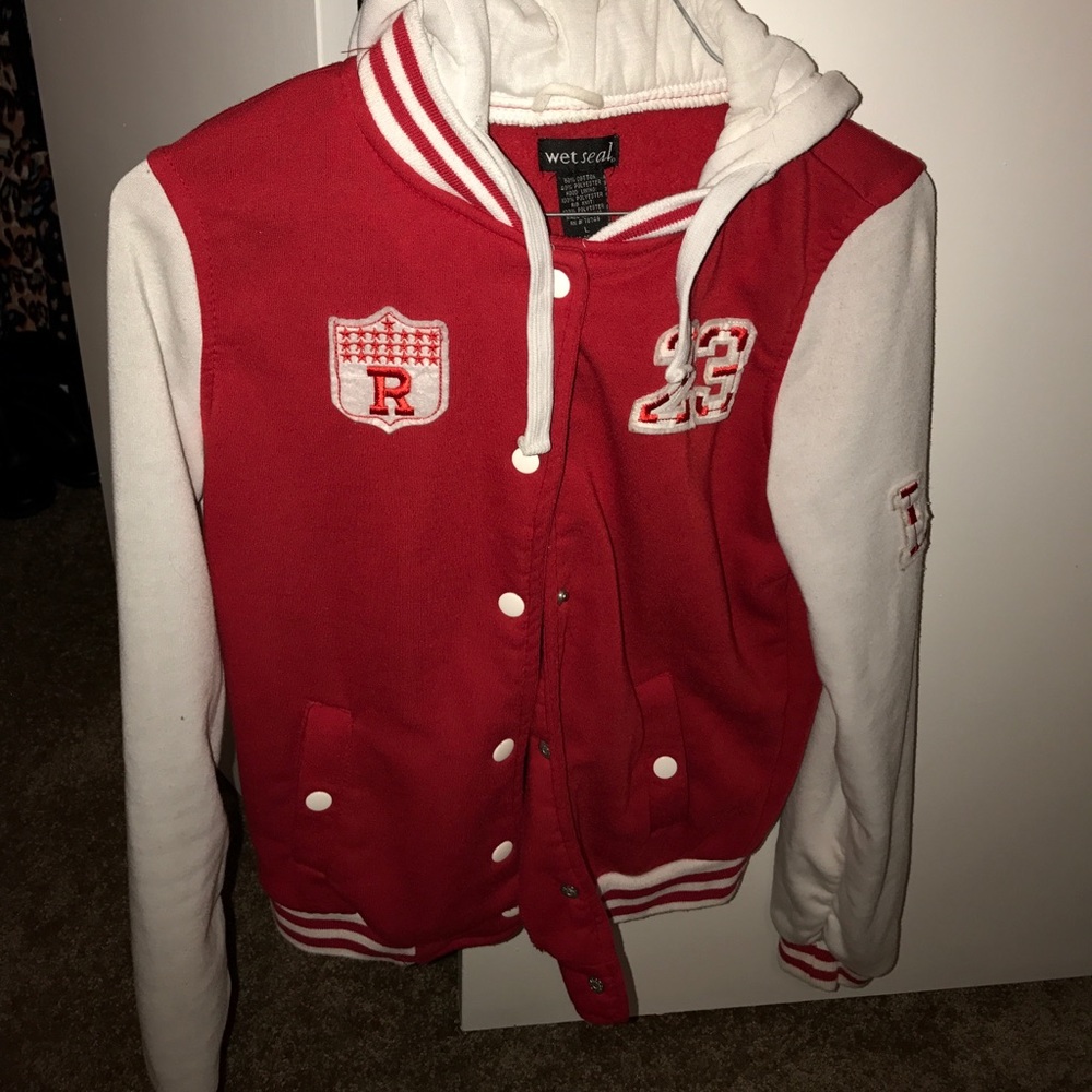 Wet seal jacket