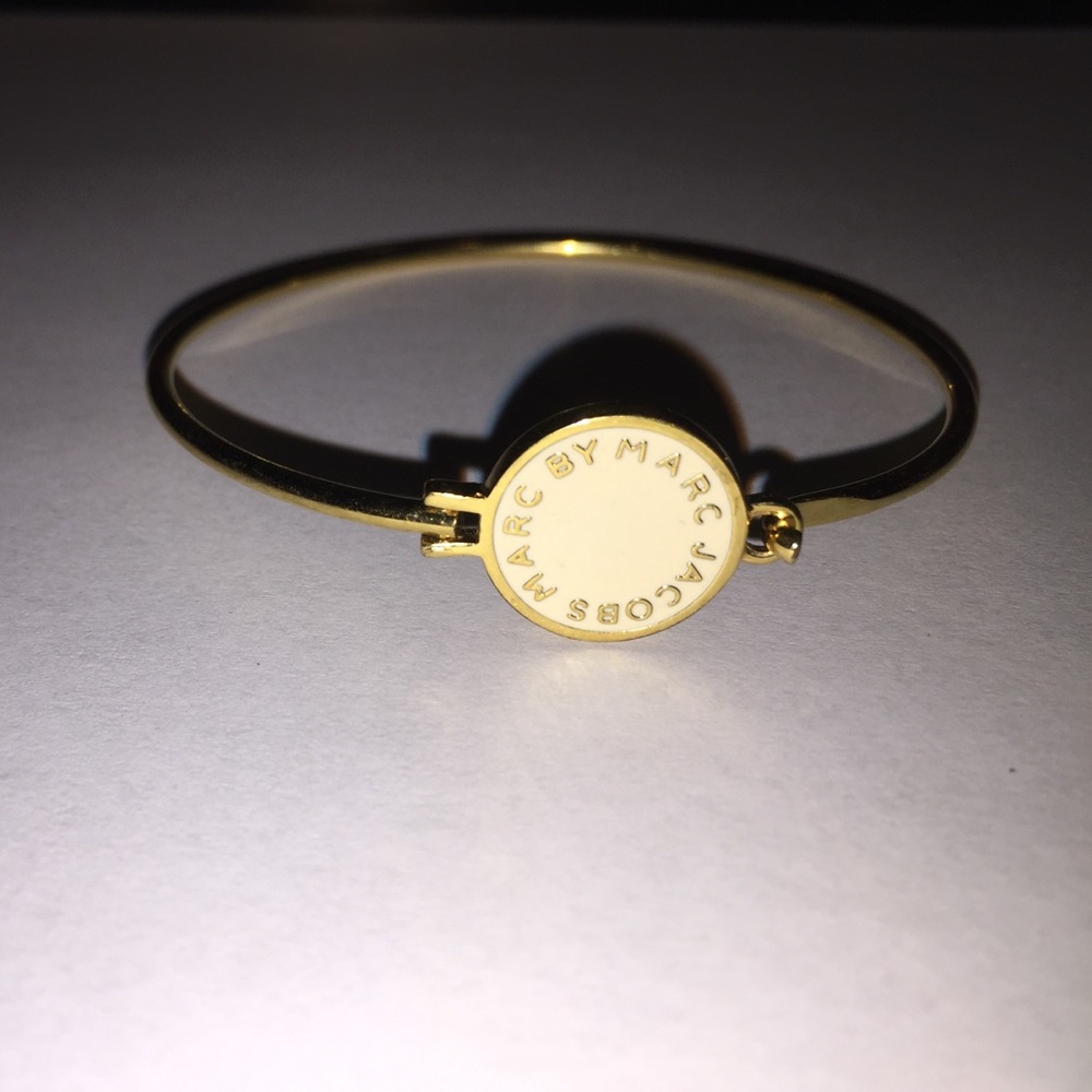 Marc Jacobs Logo Disc Hinge Bracelet