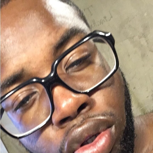 Meet your Posher, Chris - Picture 1 of 1