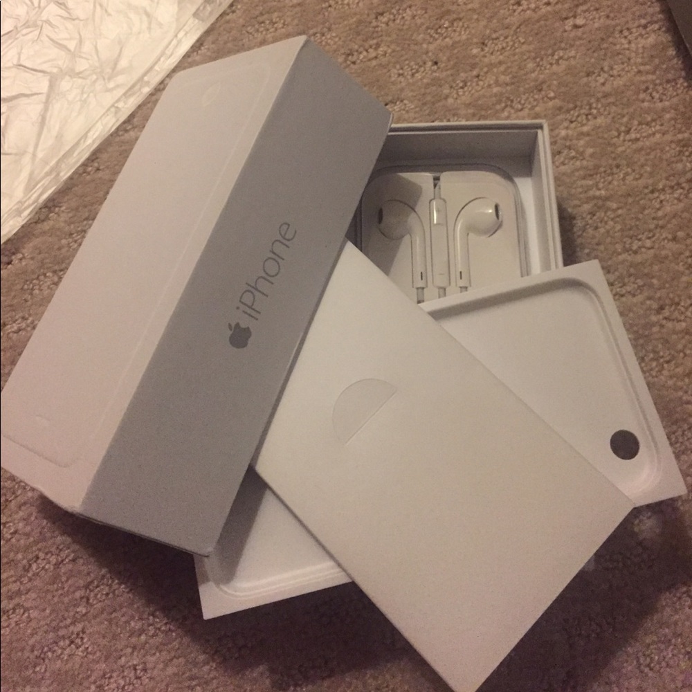 iPhone 6 box and headphones