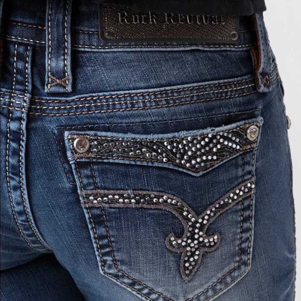 ‼️LAST CHANCE Rock Revival Straight Jean‼️