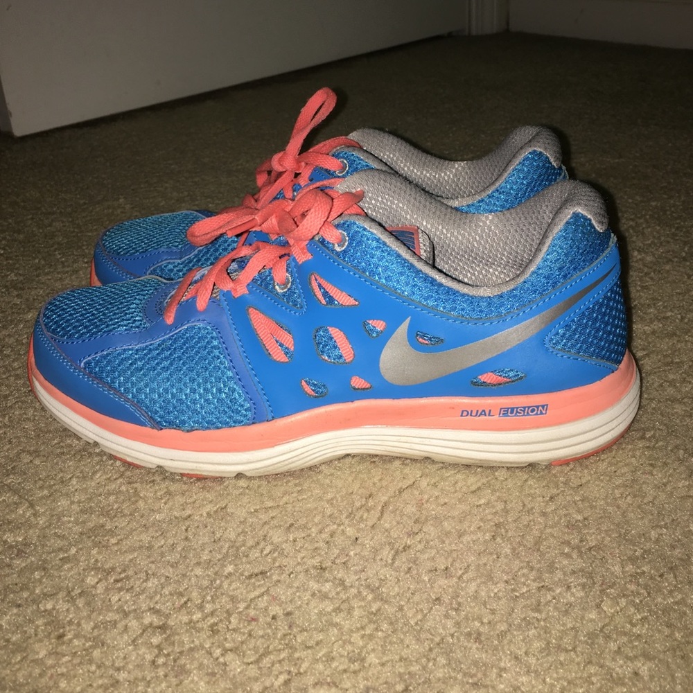 Nike dual fusion