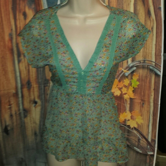 Ladies baby doll style blouse. Size M. - Picture 1 of 3