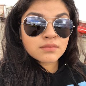 Meet your Posher, Briana