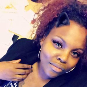 Meet your Posher, Bee