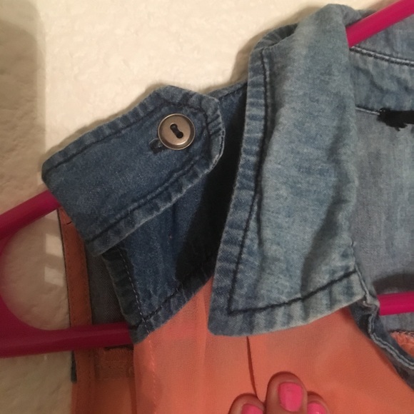 🩷5 for $25 sale Denim & orange sleeveless button up! SM - Picture 2 of 3