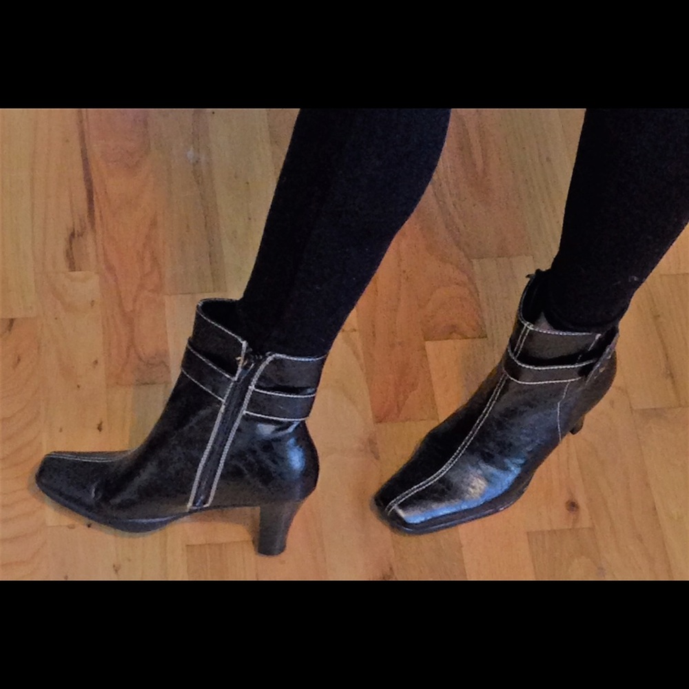 Aerosoles Black Ankle Boots