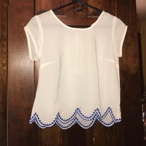 Short sleeve top shows stomach a little Size Small